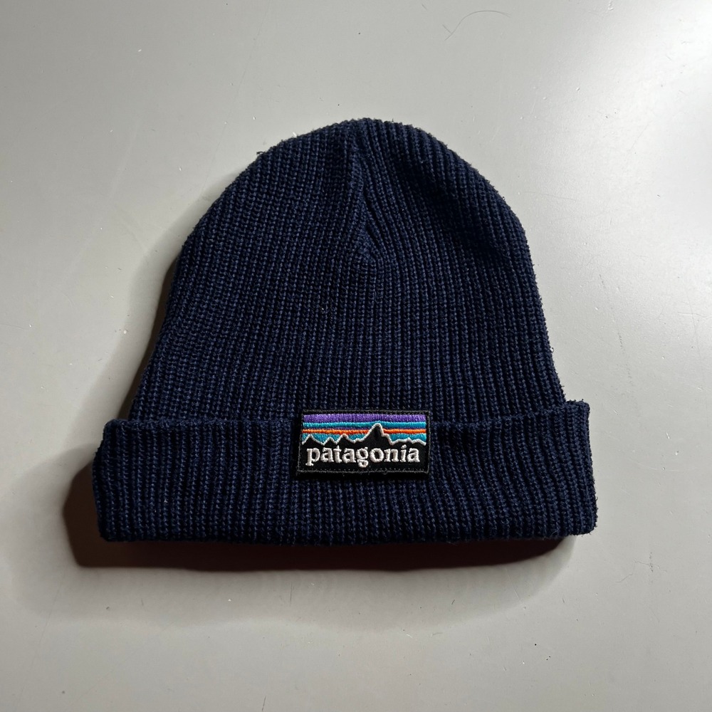 Patagonia Fishermans Rolled Beanie Navy Blue Recycled Polyester P-6 Logo Hat